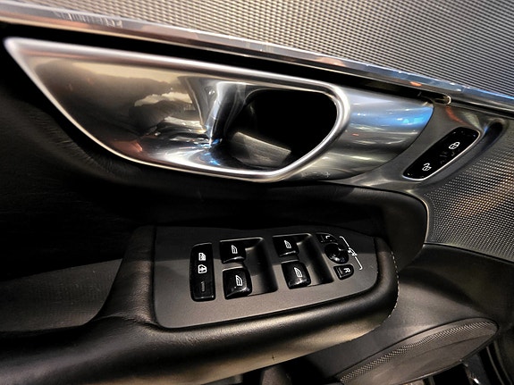 Volvo XC90 14 of 30