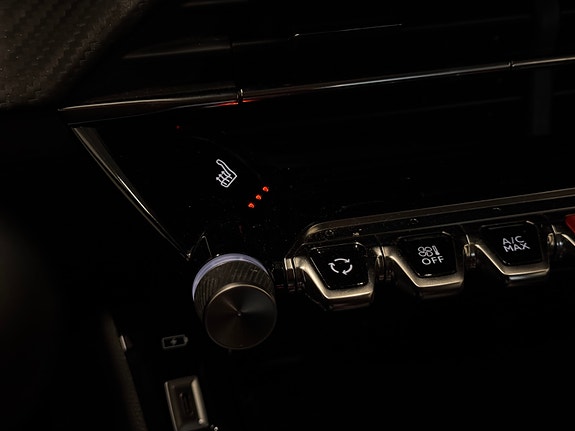 Peugeot e-2008 29 of 30