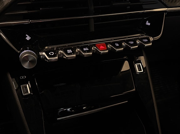 Peugeot e-2008 30 of 30