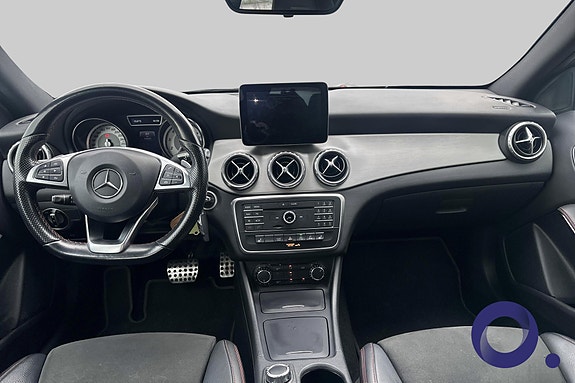 Mercedes-Benz GLA180 14 of 18