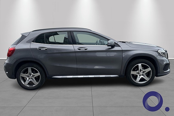 Mercedes-Benz GLA180 7 of 18