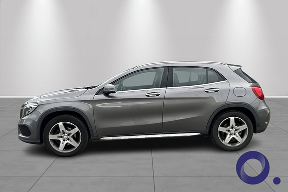 Mercedes-Benz GLA180 3 of 18