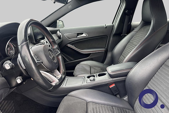 Mercedes-Benz GLA180 12 of 18