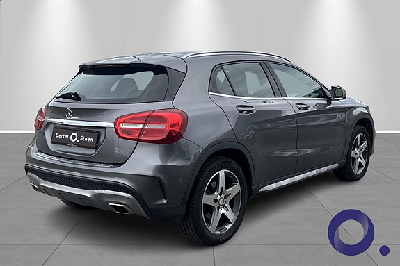 Mercedes-Benz GLA180 6 of 18