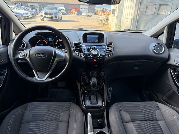 Ford Fiesta 16 of 19