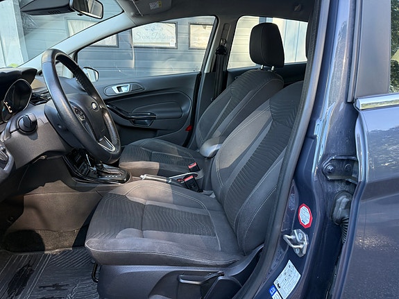 Ford Fiesta 13 of 19