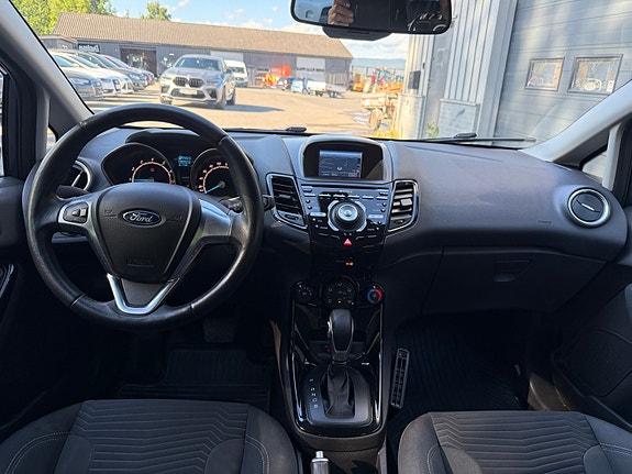 Ford Fiesta 14 of 19