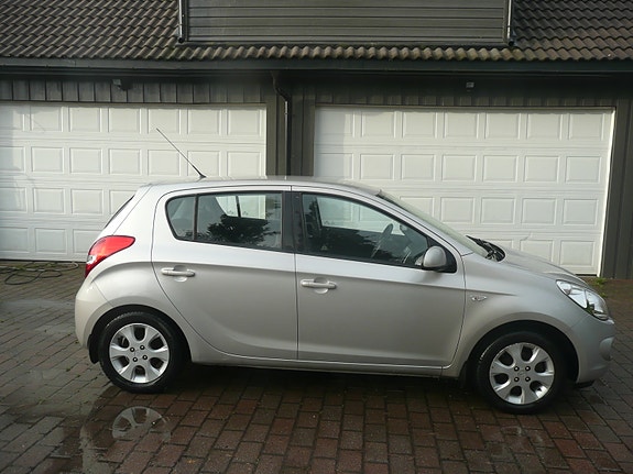 Hyundai i20 3 of 22
