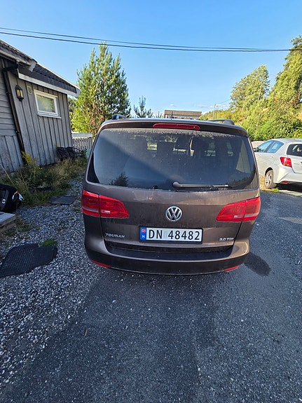 Volkswagen Touran 7 of 13