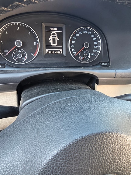 Volkswagen Touran 4 of 13