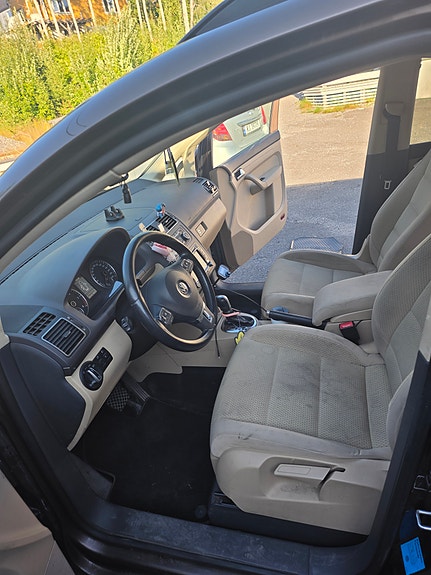 Volkswagen Touran 9 of 13