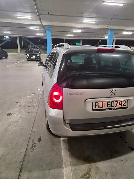 Peugeot 307 SW 7 of 15