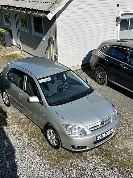 Toyota Corolla 8 of 30