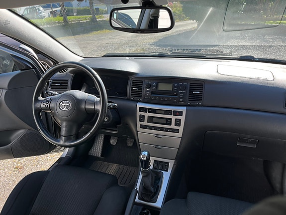 Toyota Corolla 17 of 30