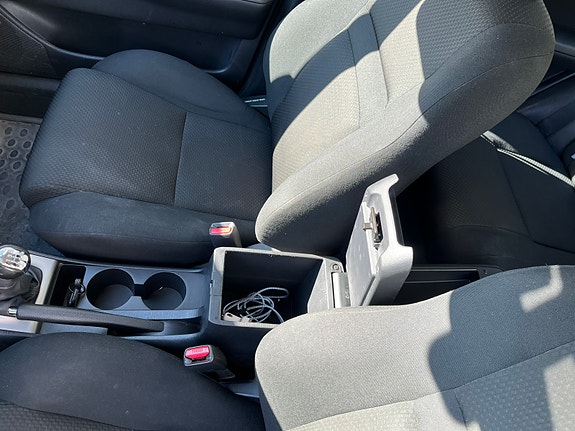 Toyota Corolla 12 of 30