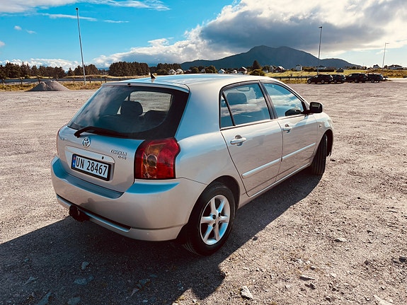 Toyota Corolla 4 of 30