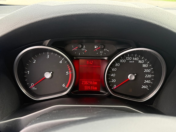 Ford Mondeo 11 of 15