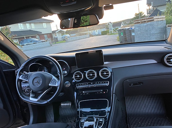 Mercedes-Benz GLC350 e 10 of 13