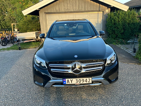 Mercedes-Benz GLC350 e 3 of 13