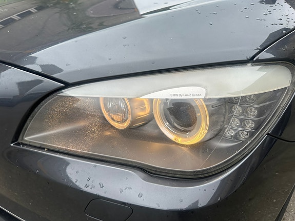 BMW 750i 8 of 16