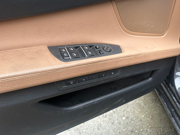 BMW 750i 13 of 16