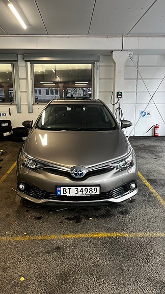Toyota Auris 2 of 20