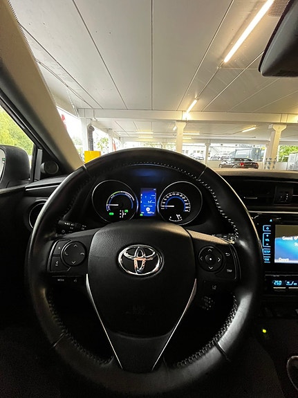 Toyota Auris 12 of 20