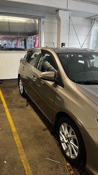 Toyota Auris 7 of 20