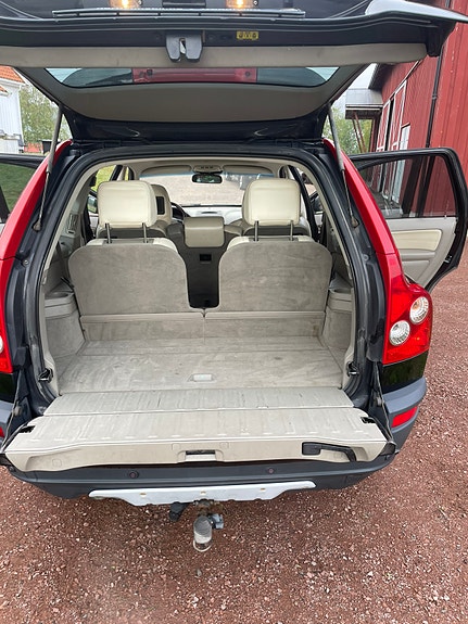 Volvo XC90 18 of 24