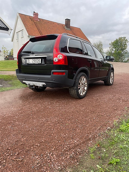 Volvo XC90 3 of 24