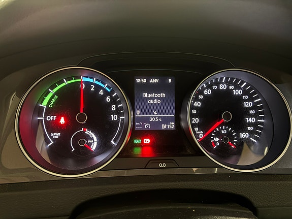 Volkswagen e-Golf VII 9 of 12