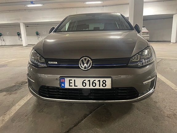Volkswagen e-Golf VII 4 of 12