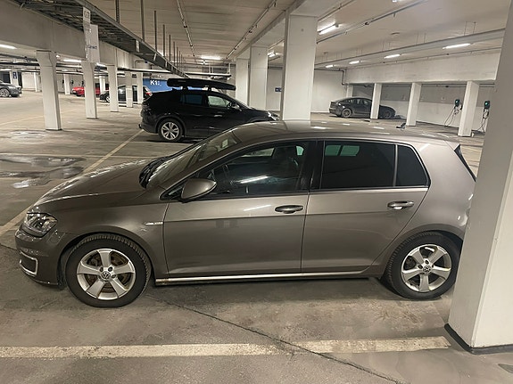 Volkswagen e-Golf VII 3 of 12