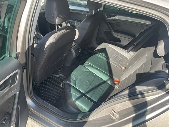Volkswagen e-Golf VII 6 of 12