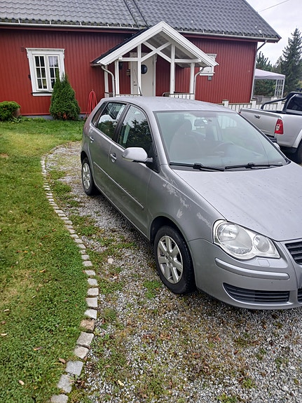 Volkswagen Polo 2 of 9