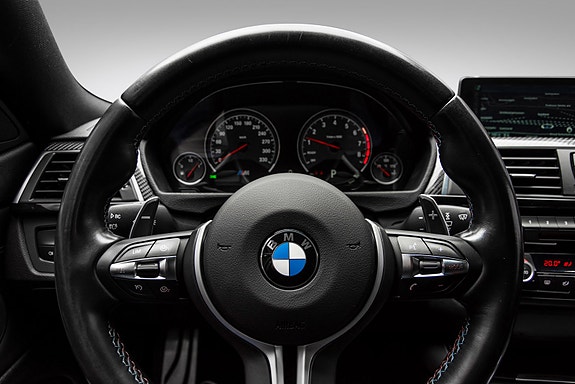 BMW M4 25 of 30