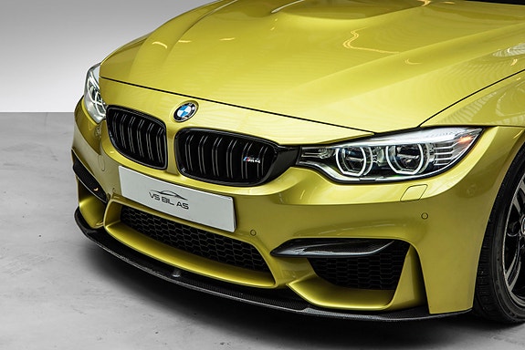 BMW M4 2 of 30