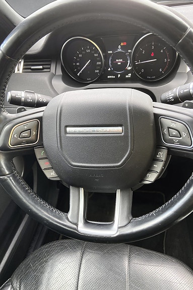 Land Rover Range Rover Evoque 8 of 17
