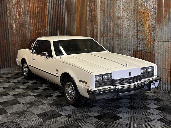 Oldsmobile 2 of 30