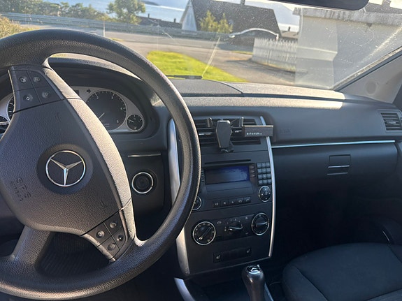 Mercedes-Benz B180 d 6 of 9
