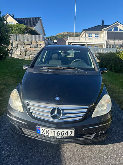 Mercedes-Benz B180 d 4 of 9