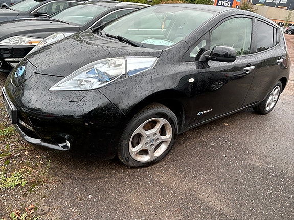 Nissan Leaf 3 of 11