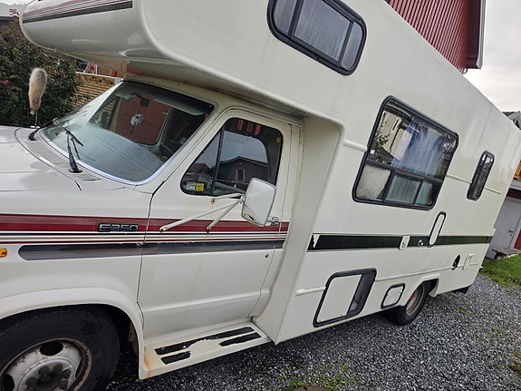Ford Econoline 350 Eldorado 3 of 11