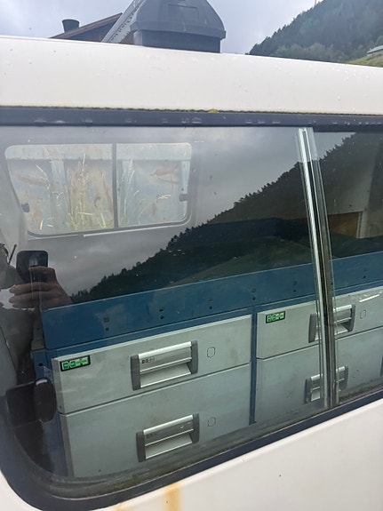 Toyota HiAce 5 of 7