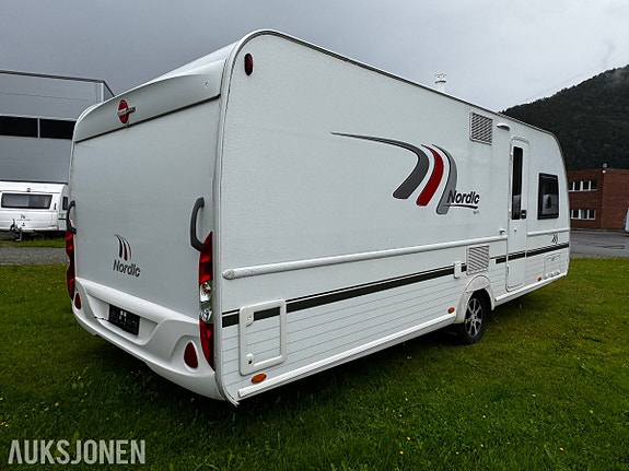 Bürstner AVERSO NORDIC 580 TS - 4 sengeplasser - WC/dusj - Gulvvarme - Sykkelstativ 5 of 30