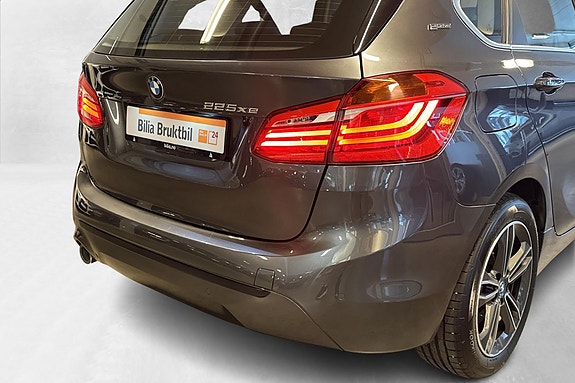 BMW 225xe 7 of 28