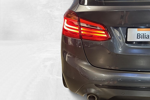 BMW 225xe 8 of 28