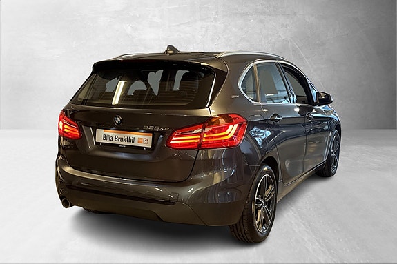 BMW 225xe 9 of 28