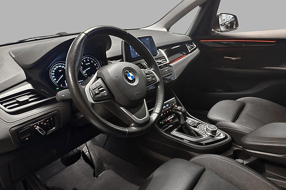 BMW 225xe 10 of 28