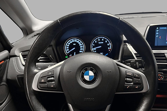BMW 225xe 11 of 28